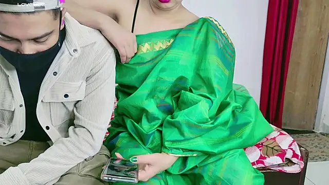 Snapshot of RupaliDixit chatting on 11.26.25 RupaliDixit online show from 11.26.25