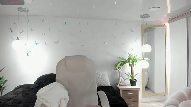  Antonnela  online show from 04.15.26