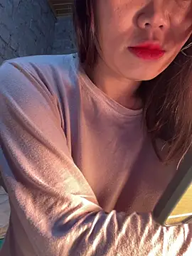 Snapshot of Laura8910 chatting on 12.03.24 Laura8910 online show from 12.03.24