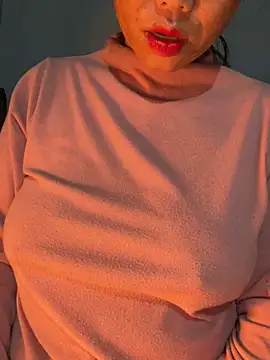 Snapshot of Laura8910 chatting on 12.06.24 Laura8910 online show from 12.06.24