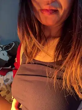 Snapshot of Laura8910 chatting on 01.17.25 Laura8910 online show from 01.17.25