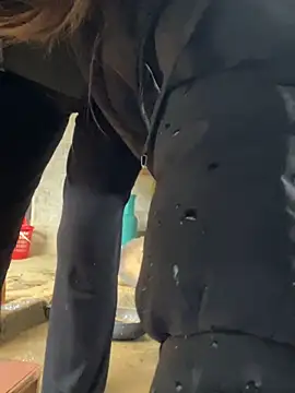 Snapshot of Laura8910 chatting on 01.22.25 Laura8910 online show from 01.22.25