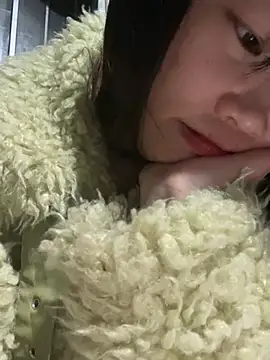 Snapshot of Laura8910 chatting on 02.20.25 Laura8910 online show from 02.20.25