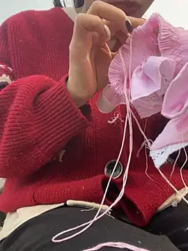 Snapshot of Laura8910 chatting on 03.07.25 Laura8910 online show from 03.07.25