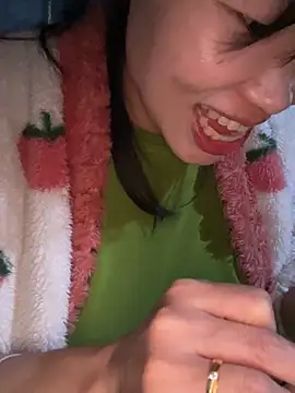 Snapshot of Laura8910 chatting on 03.16.25 Laura8910 online show from 03.16.25