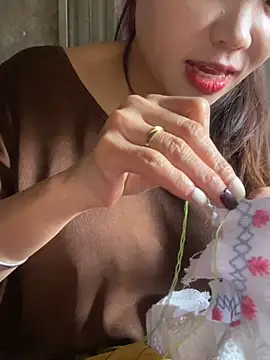 Snapshot of Laura8910 chatting on 03.21.25 Laura8910 online show from 03.21.25