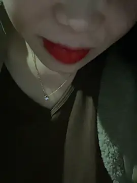 Snapshot of Laura8910 chatting on 03.21.25 Laura8910 online show from 03.21.25