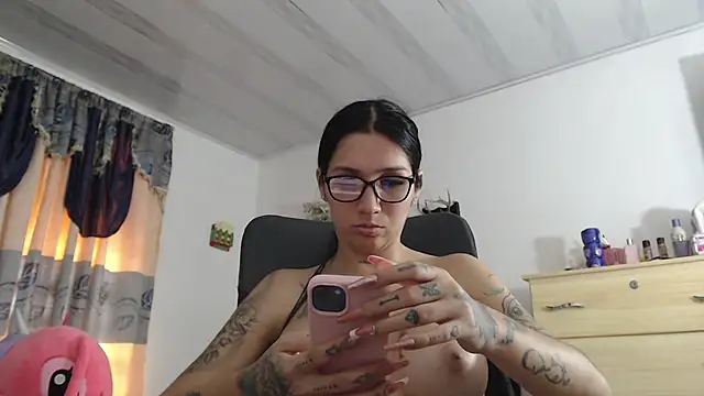 sweet cutetras22 online show from 01.04.25