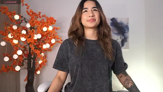 VictoriaHiill online show from 11.07.25