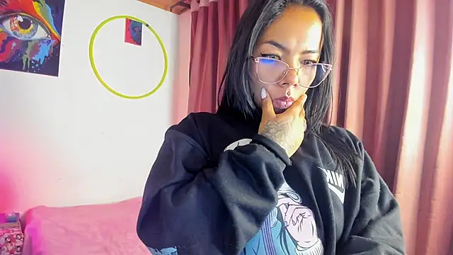 nicole volkov online show from 01.07.25