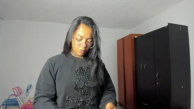 nicole volkov online show from 02.18.25