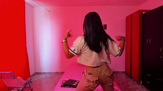 nicole volkov online show from 02.21.25