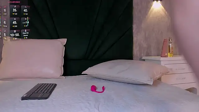 Snapshot of Alexiis_Etereo chatting on 02.08.26 Alexiis Etereo online show from 02.08.26