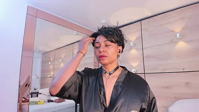 Snapshot of martina_touss chatting on 10.24.25 martina touss online show from 10.24.25