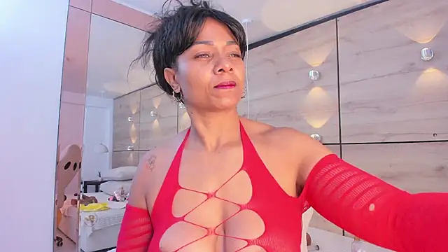 Snapshot of martina_touss chatting on 11.01.25 martina touss online show from 11.01.25