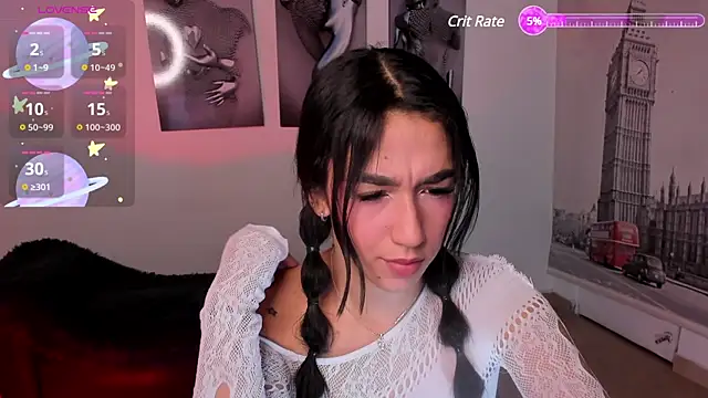 Snapshot of SaraaMills chatting on 03.03.25 SaraaMills online show from 03.03.25