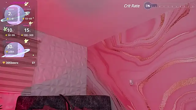 Snapshot of SaraaMills chatting on 03.10.25 SaraaMills online show from 03.10.25