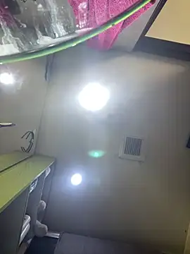 Charlotte cute18 online show from 12.12.24