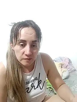 Snapshot of Isabel23zr chatting on 02.10.26 Isabel23zr online show from 02.10.26