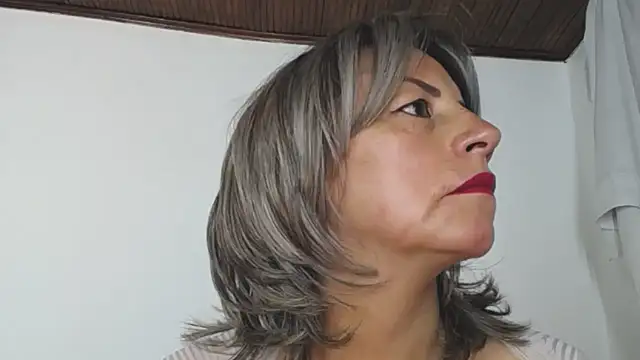 Snapshot of Maturegirl chatting on 10.24.25 Maturegirl online show from 10.24.25