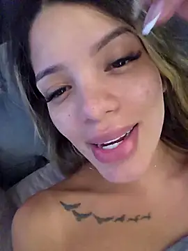 Snapshot of Ameliadickens chatting on 11.06.25 Ameliadickens online show from 11.06.25