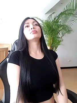 Snapshot of _monicab chatting on 10.05.25 monicab online show from 10.05.25