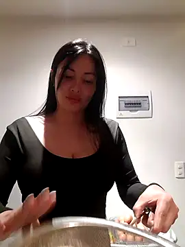 Snapshot of _monicab chatting on 10.30.25 monicab online show from 10.30.25