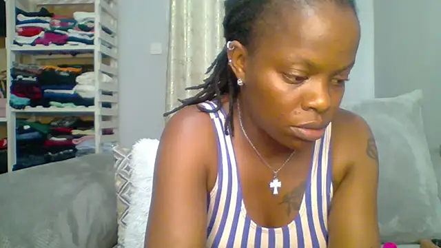 Petite 254 online show from 09.19.25