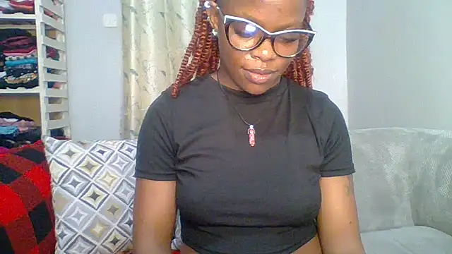 Snapshot of Petite_254 chatting on 05.08.26 Petite 254 online show from 05.08.26