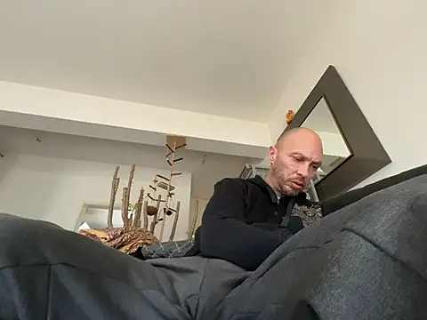 Snapshot of Germankink chatting on 01.25.25 Germankink online show from 01.25.25