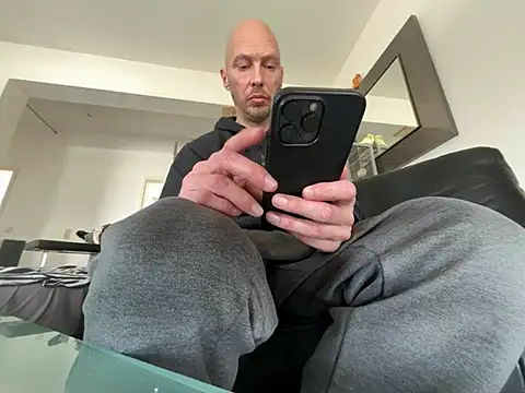 Snapshot of Germankink chatting on 03.21.25 Germankink online show from 03.21.25
