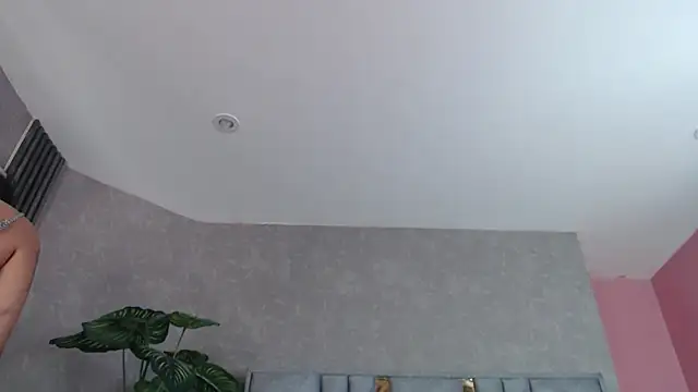 Snapshot of JuliaRose_ks chatting on 09.24.25 JuliaRose ks online show from 09.24.25