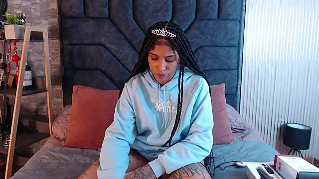 Snapshot of JuliaRose_ks chatting on 10.04.25 JuliaRose ks online show from 10.04.25