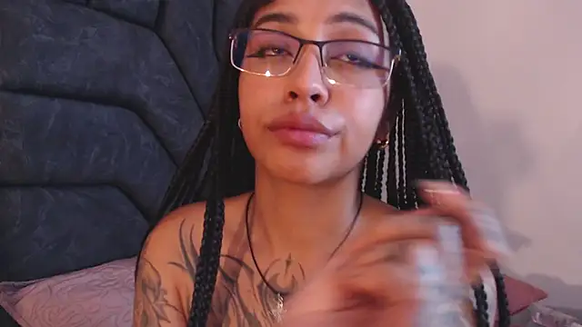 Snapshot of JuliaRose_ks chatting on 10.09.25 JuliaRose ks online show from 10.09.25