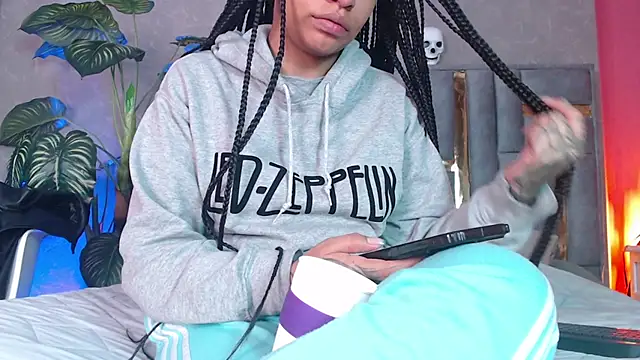 Snapshot of JuliaRose_ks chatting on 10.10.25 JuliaRose ks online show from 10.10.25