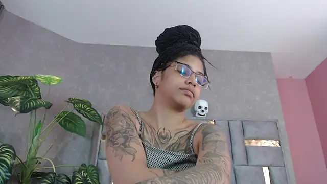 Snapshot of JuliaRose_ks chatting on 10.13.25 JuliaRose ks online show from 10.13.25