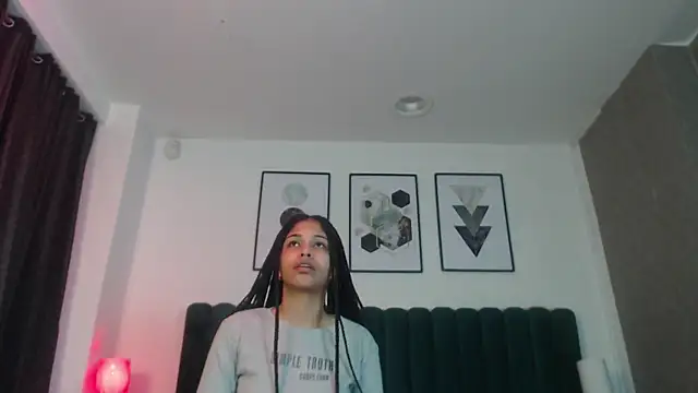 Snapshot of JuliaRose_ks chatting on 10.24.25 JuliaRose ks online show from 10.24.25