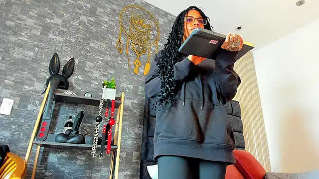 Snapshot of JuliaRose_ks chatting on 11.05.25 JuliaRose ks online show from 11.05.25