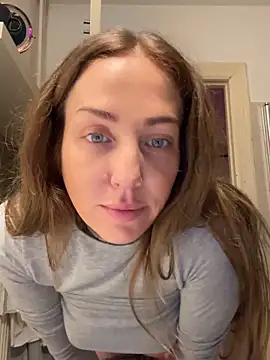 Snapshot of ElenaHaze chatting on 10.08.25 ElenaHaze online show from 10.08.25