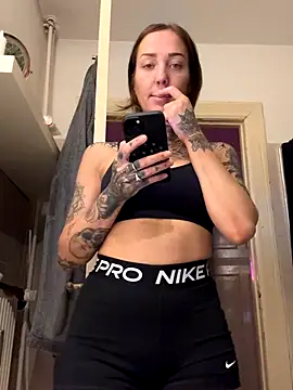 Snapshot of ElenaHaze chatting on 11.07.25 ElenaHaze online show from 11.07.25