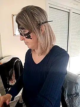 Rose Libertine online show from 03.16.26