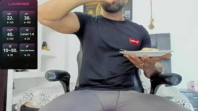 Snapshot of MattRodriguez9 chatting on 03.11.25 MattRodriguez9 online show from 03.11.25