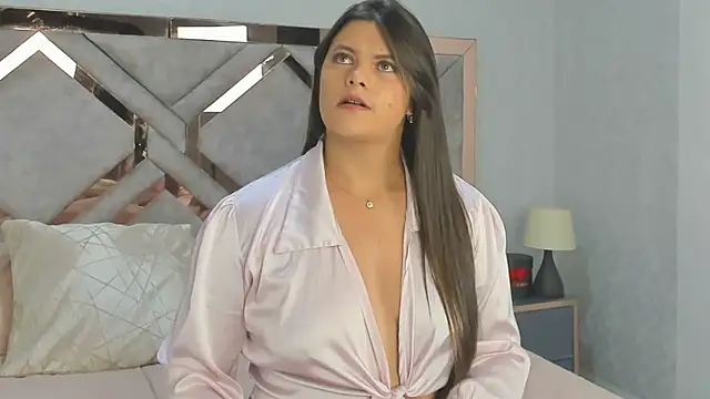 Victoriabecker online show from 01.14.26