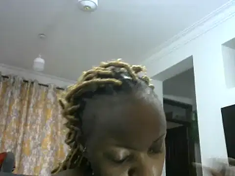 Snapshot of Sexy_lla chatting on 02.13.25 Sexy lla online show from 02.13.25