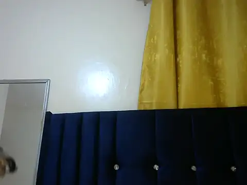 Snapshot of Sexy_lla chatting on 09.18.25 Sexy lla online show from 09.18.25