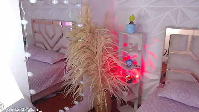 Jonesliam23 online show from 09.13.25