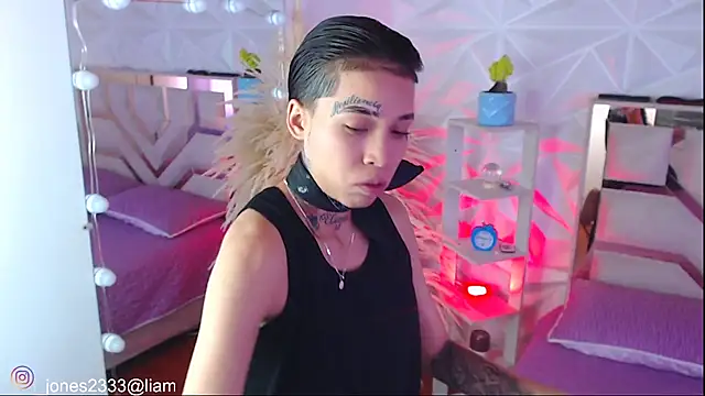 Jonesliam23 online show from 09.20.25