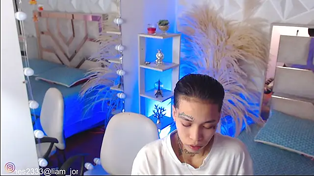 Jonesliam23 online show from 11.20.25