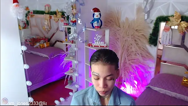 Jonesliam23 online show from 12.16.25