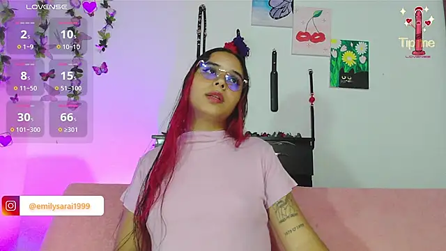 Snapshot of EmilyMeoww chatting on 03.22.25 EmilyMeoww online show from 03.22.25